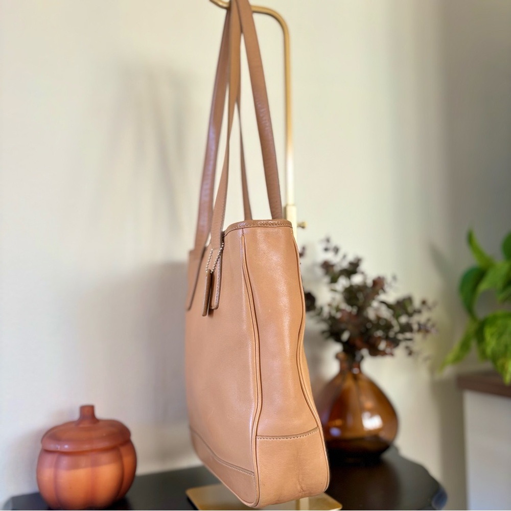 Vintage Coach Hamptons Lunch Tote - Picture 5 of 12